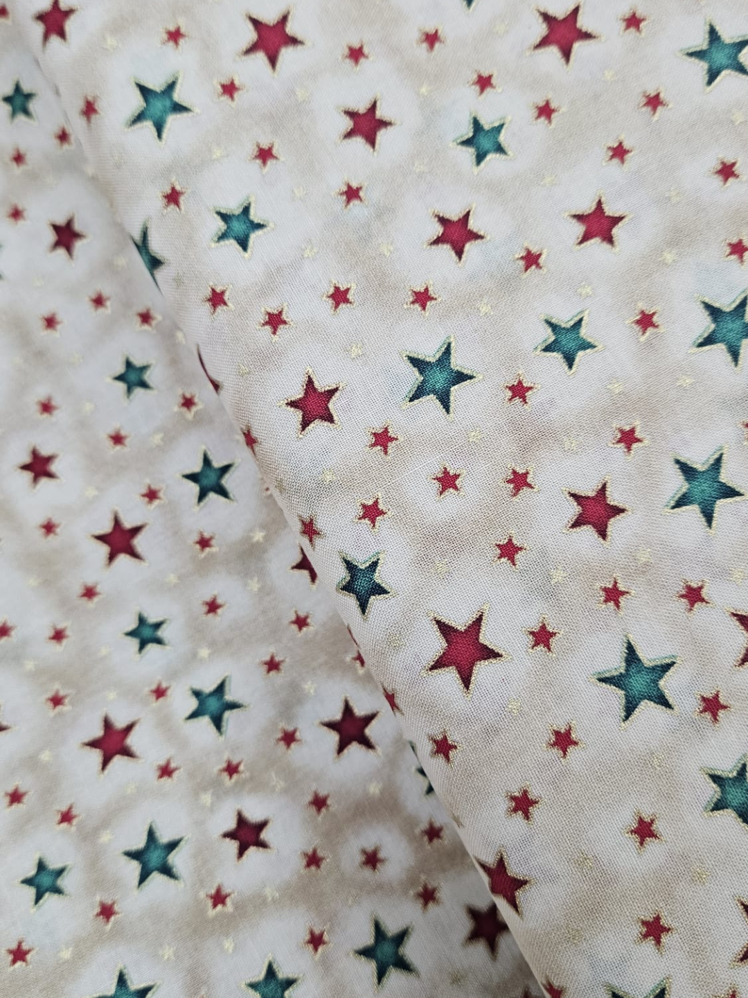 Popelín estrellas crudo 100% algodón